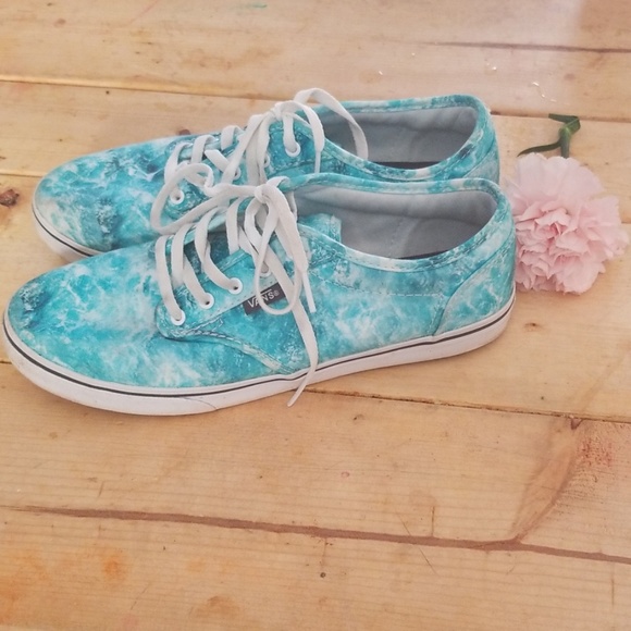 Van's Water Print Design Size 7 Shoe - Picture 2 of 7